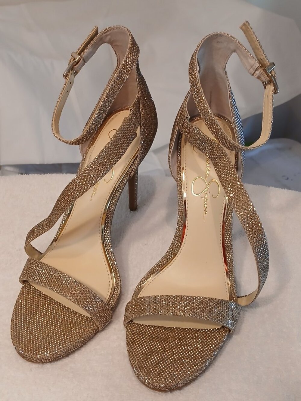 NEARLY NEW JESSICA SIMPSON HEELS